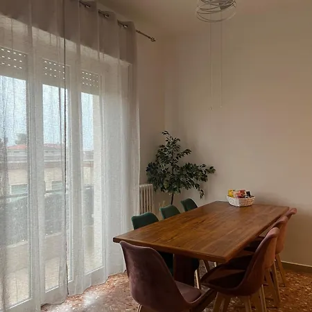 130m, 2 Bagni, Aria Condizionata, Bici Apartment *